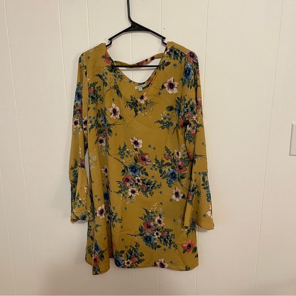 seven forty-two Tops - Mustard floral shirt